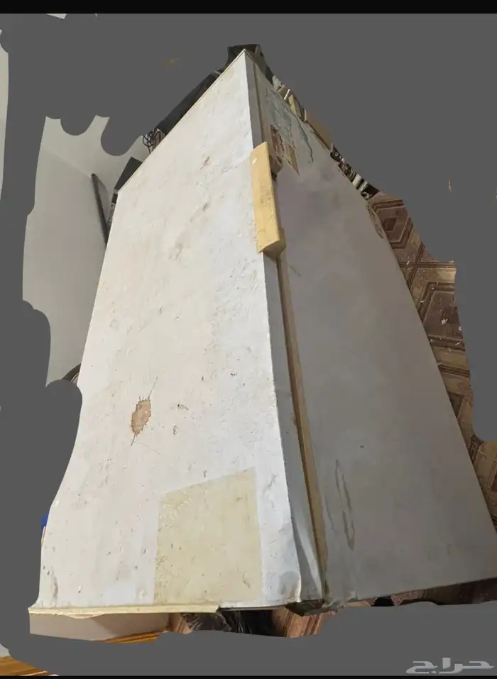 فريزر كبير جدا شغال ولكن محتاج شحن فريون فقط السعر 400 ريال 0