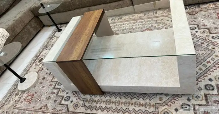 طاولة رخام ترافنتينو بسطح زجاج 0