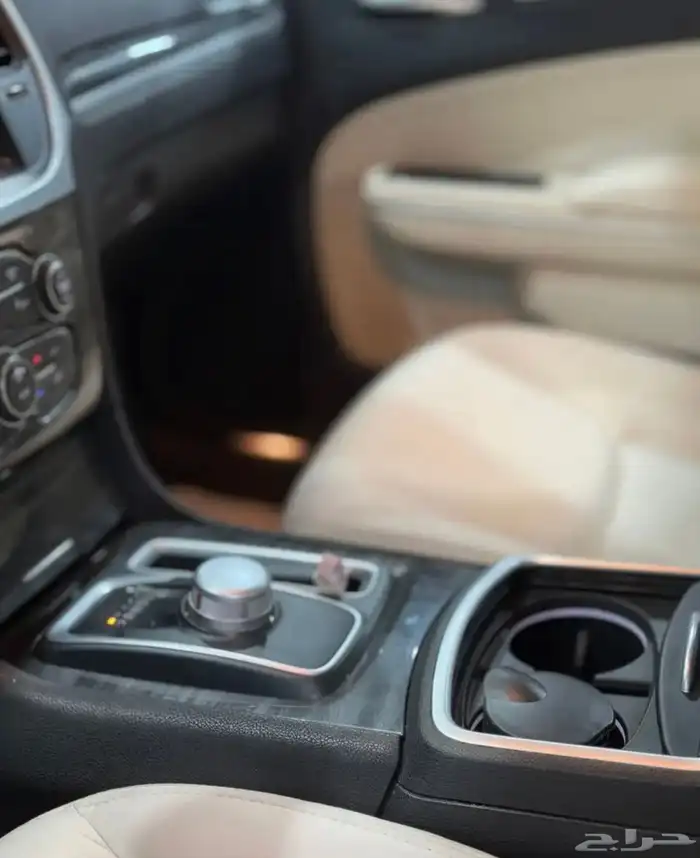 كرايزلر C300 فضي 2021 عداد 31 لدى معرض(عبيد الرشيدي) 6