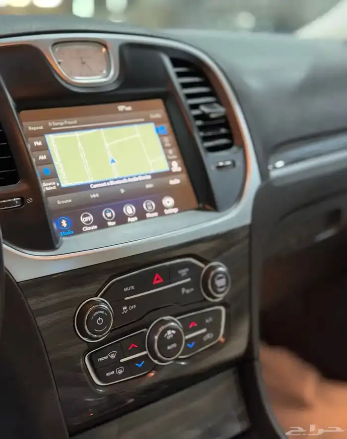 كرايزلر C300 فضي 2021 عداد 31 لدى معرض(عبيد الرشيدي) 7