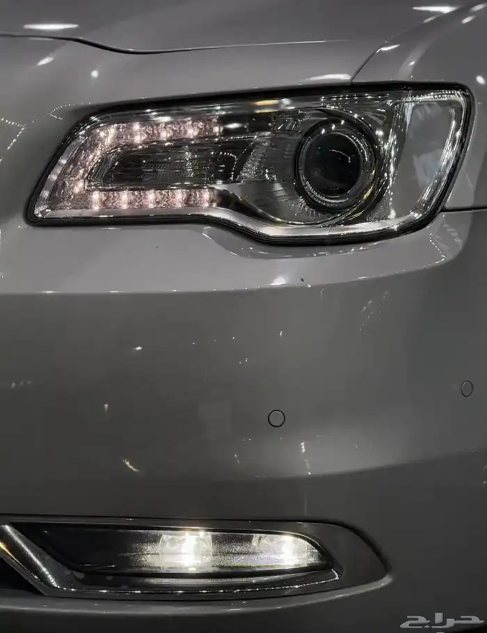 كرايزلر C300 فضي 2021 عداد 31 لدى معرض(عبيد الرشيدي) 3
