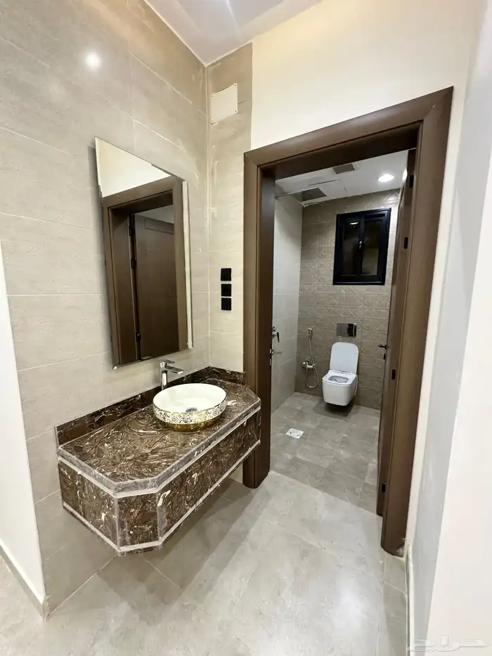 للبيع شقق علويه بحى الضيافه خميس مشيط 8