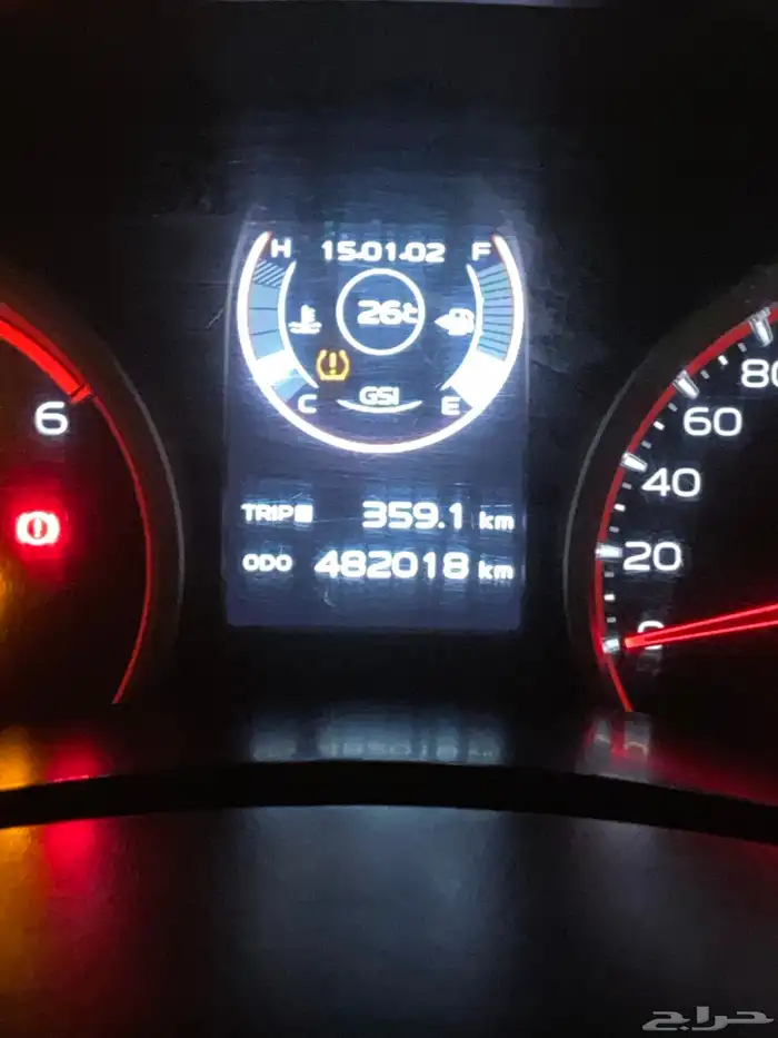 يسوزو LSقير عادي المحركات شرط والبدي سليم ماعدا رفرف يسار 1