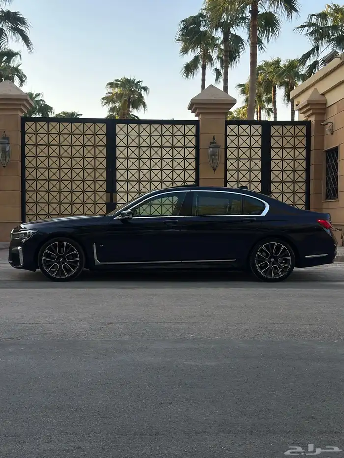 بي ام 740iL 2021 16