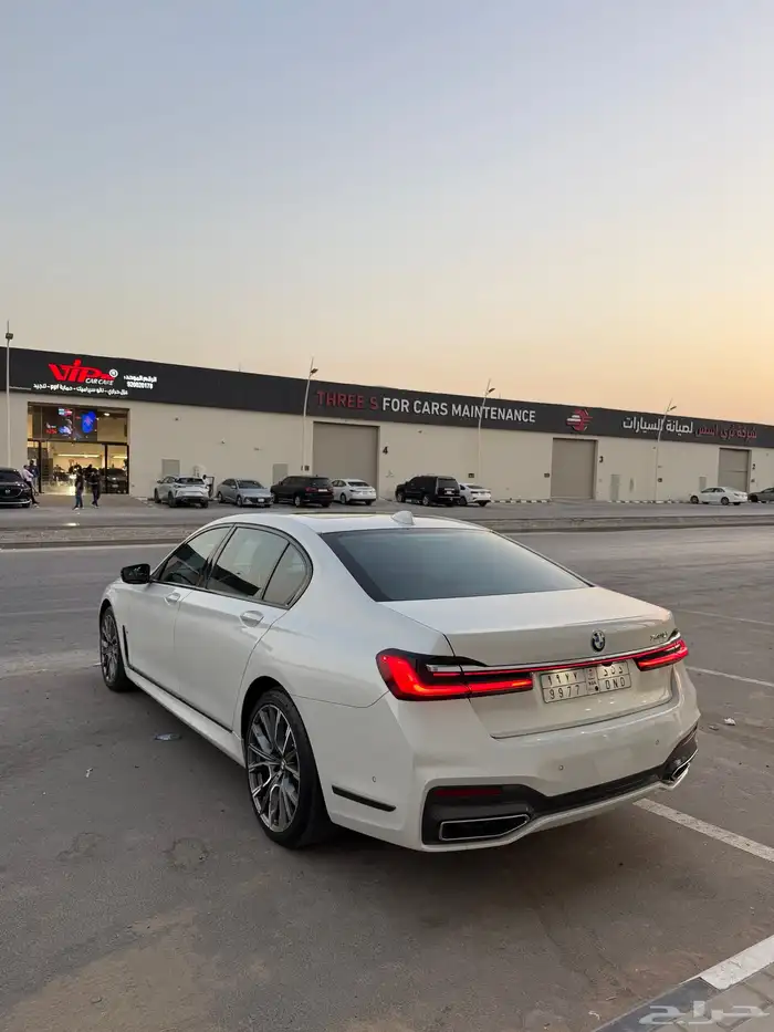 بي ام دبليو 740   2021 7