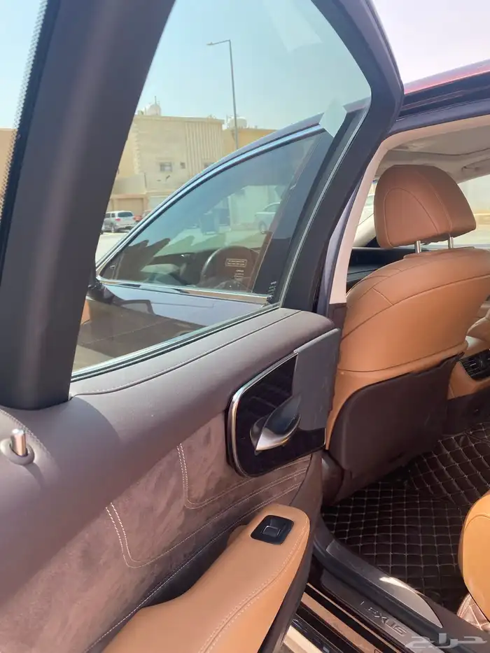 لكزس LS350 9