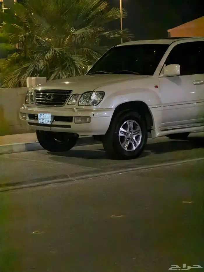 جيب لكزس Lx470 لون كريمي 2006 ممشى 400 40