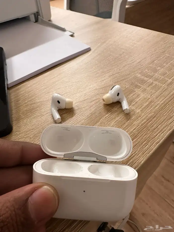 Apple Airpod pro 1st gen 450 with bill 3