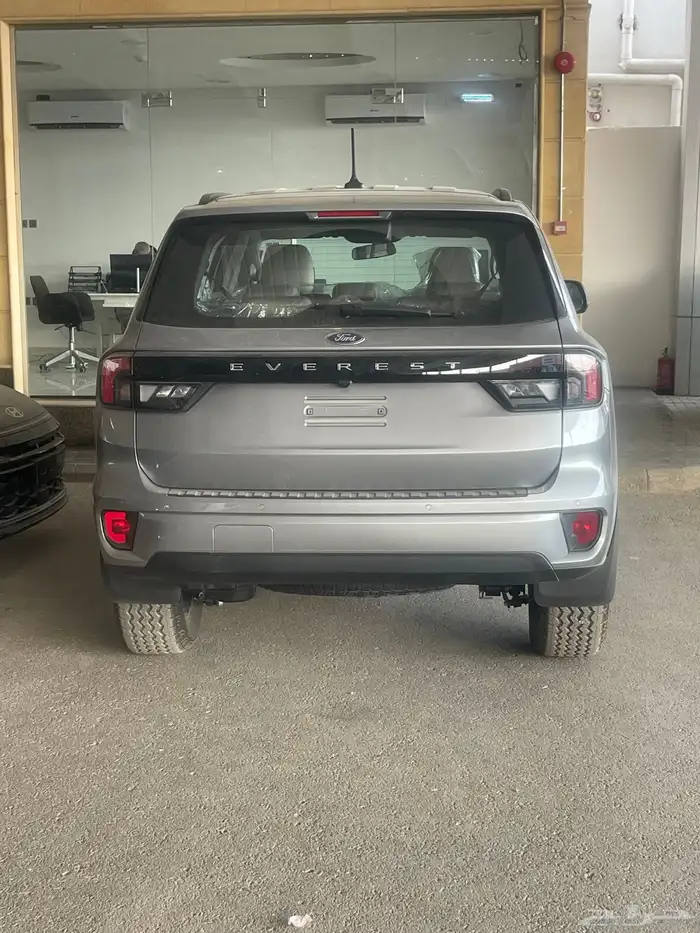 فورد ايفريست ديزل ستاندر 2024 متوفر لدى الحسن 3