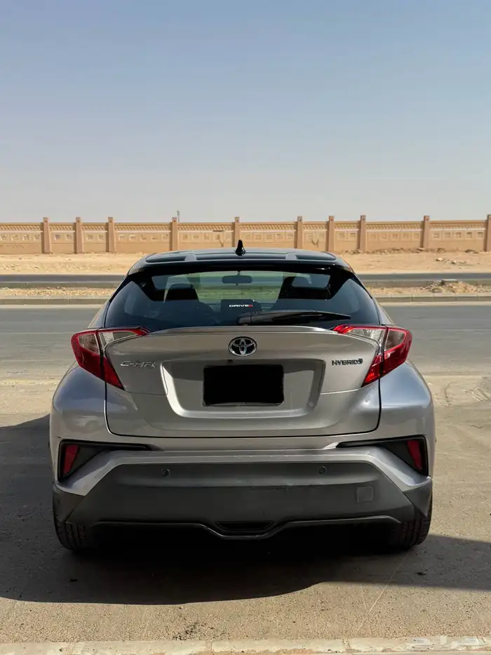 تويوتا CHR نظيفة موديل 2021 6