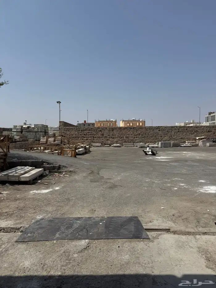 مستودع بمساحة 3815 متر للإيجار 10