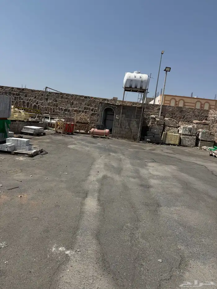 مستودع بمساحة 3815 متر للإيجار 11