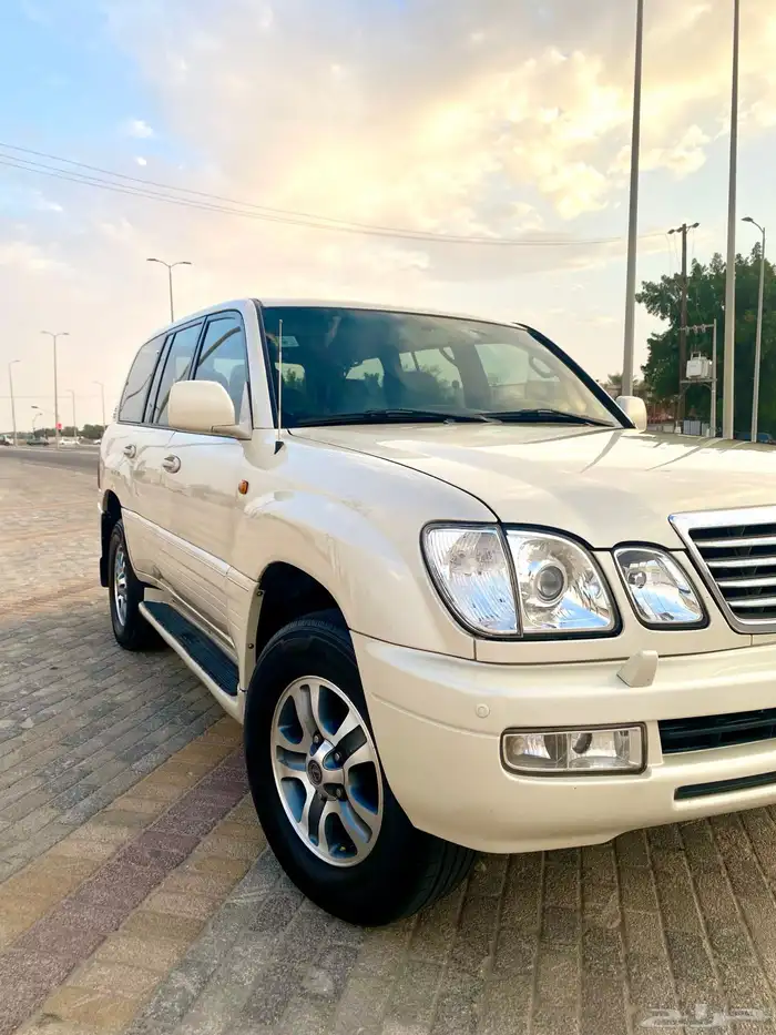 جيب لكزس Lx470 لون كريمي 2006 ممشى 400 48