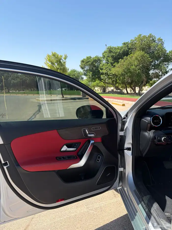 مرسيدس بنز A220 8