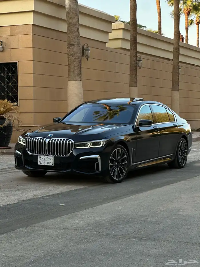 بي ام 740iL 2021 23