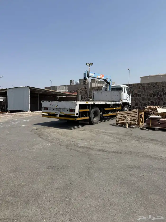 مستودع بمساحة 3815 متر للإيجار 12