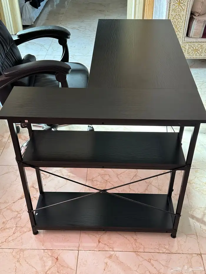 طاولة وكرسي 1