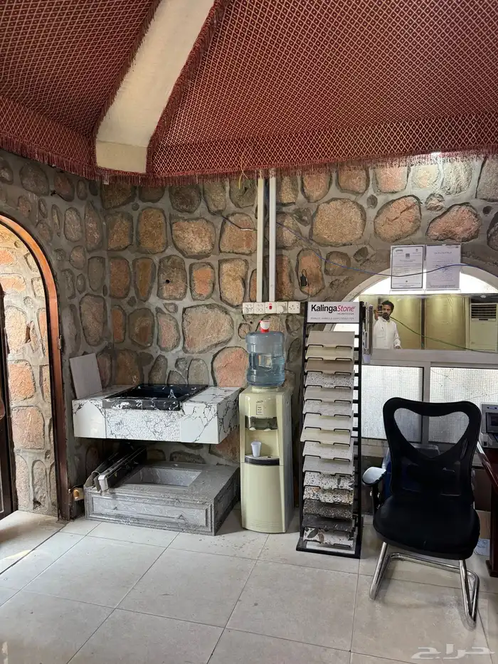 مستودع بمساحة 3815 متر للإيجار 20