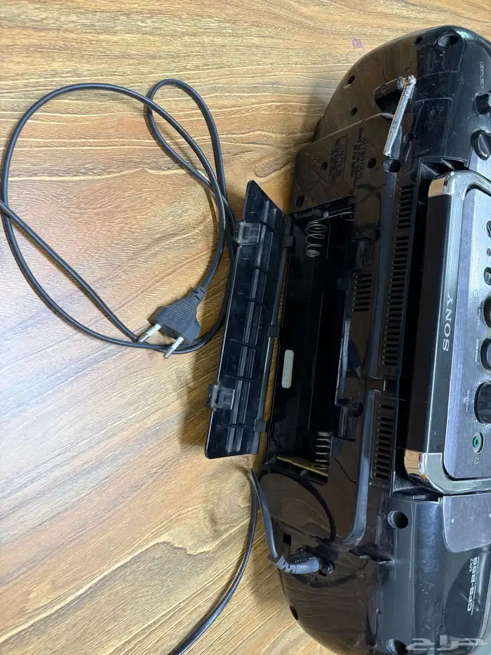 مسجل كاسيت سوني قديم   (CFS-B55L MK2) يعمل 4