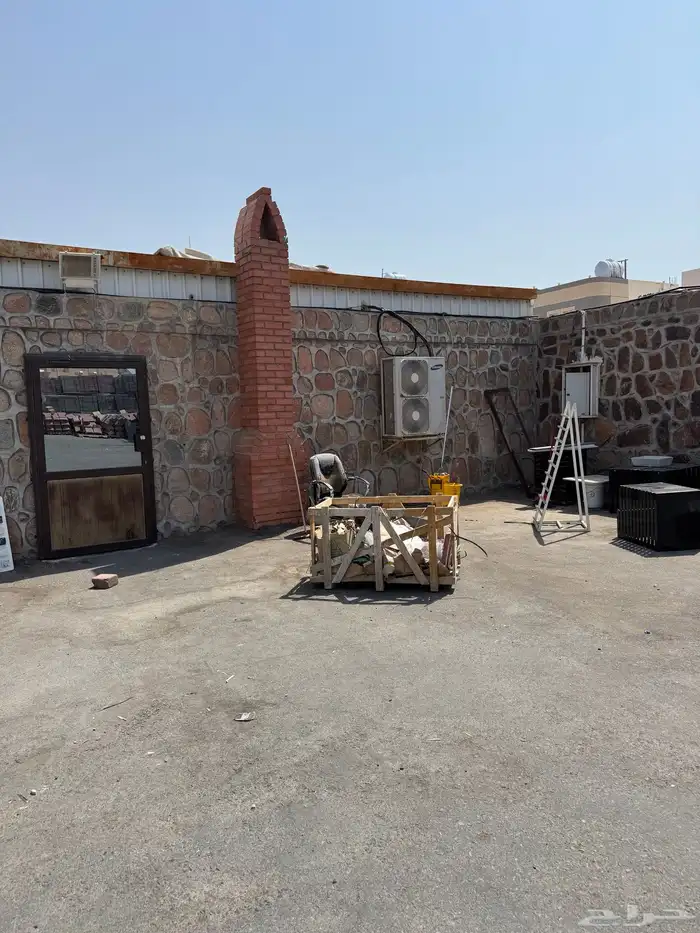 مستودع بمساحة 3815 متر للإيجار 2