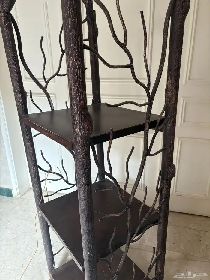 مكتبة كتب وفاترينه تحف 1