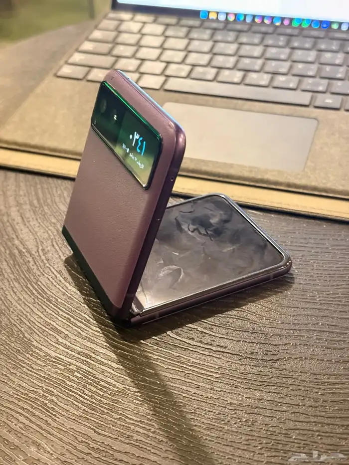 جوال Motorola razr  40 2