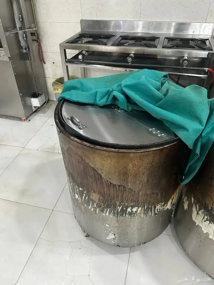 اغراض مطعم بالكامل للبيع استخدام 8 اشهر فقط تقريبآ كل شي جد 15