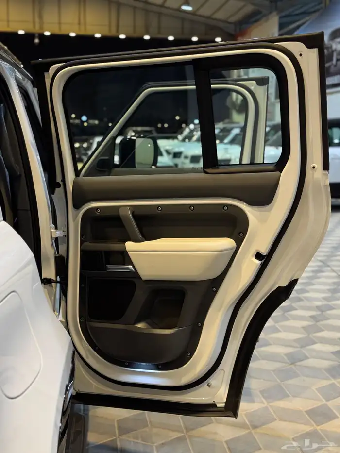 ديفندر سعودي و الداخلية المميز HSE 11