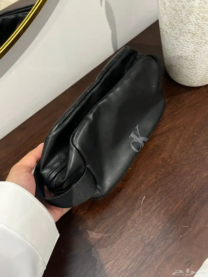 شنطة يد كالفن كلاين اصليه 3