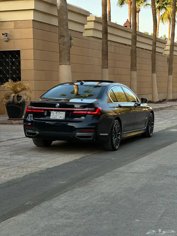 بي ام 740iL 2021 8