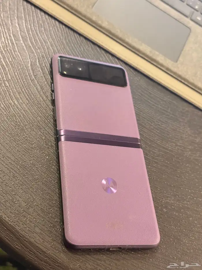 جوال Motorola razr  40 1