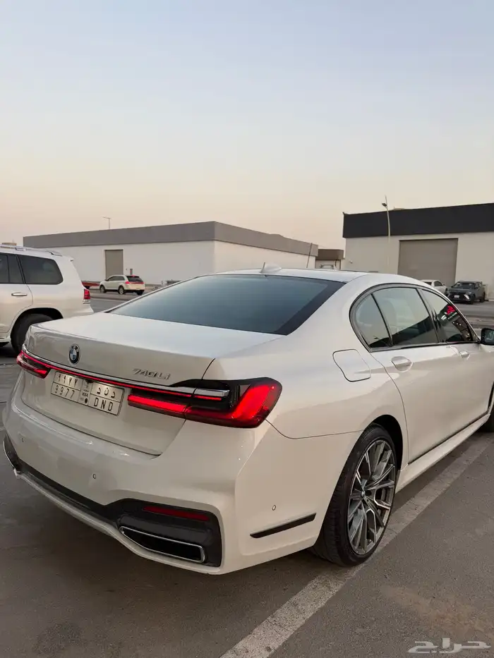 بي ام دبليو 740   2021 5
