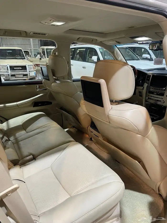 لكزس LX570 2012 9