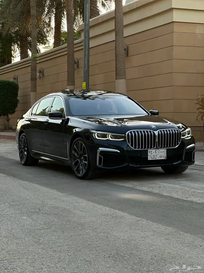 بي ام 740iL 2021 1