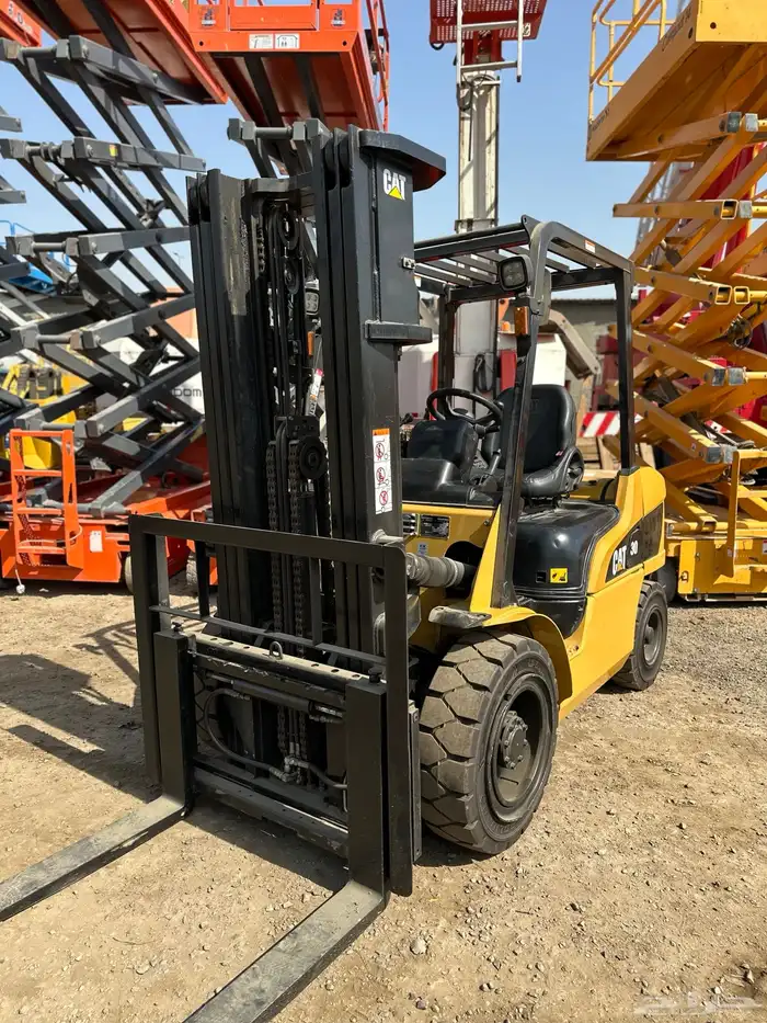 للبيع رافعات شوكية كتربلر caterpillar forklifts 3