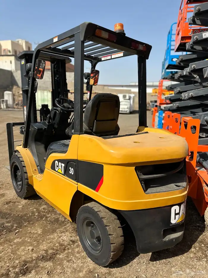 للبيع رافعات شوكية كتربلر caterpillar forklifts 1