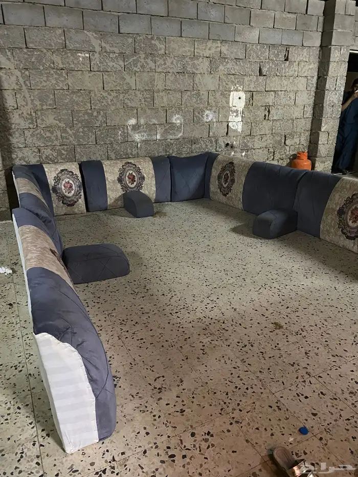 مساند خشب على اسفنج قويه 1