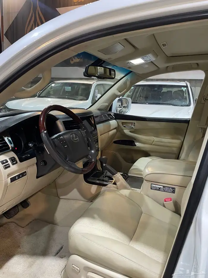 لكزس LX570 2012 6