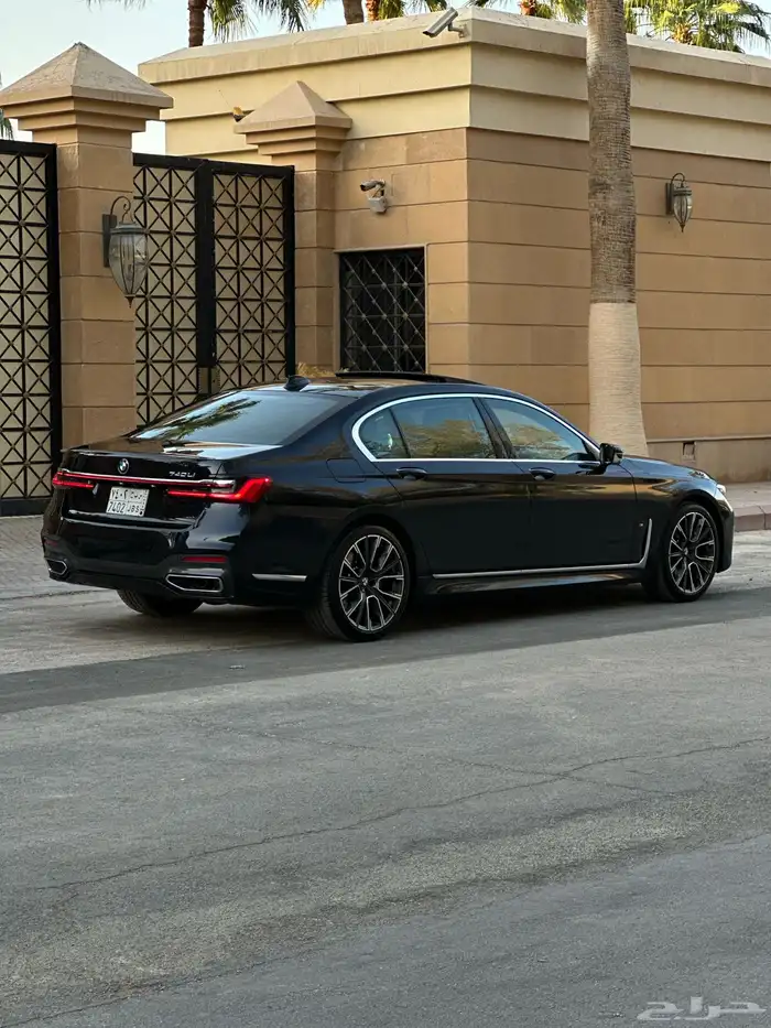 بي ام 740iL 2021 6