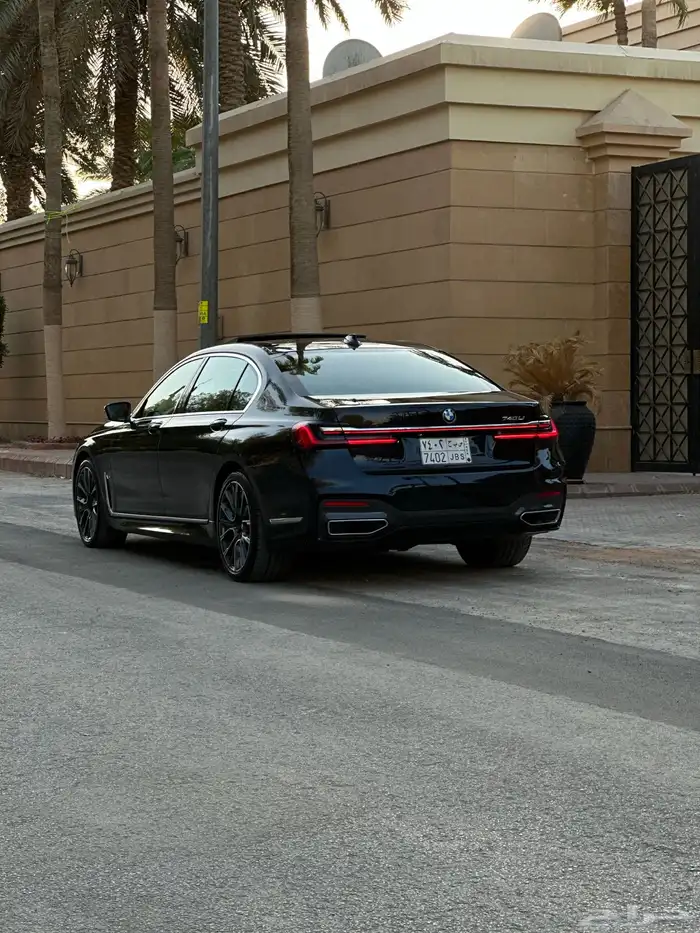 بي ام 740iL 2021 18