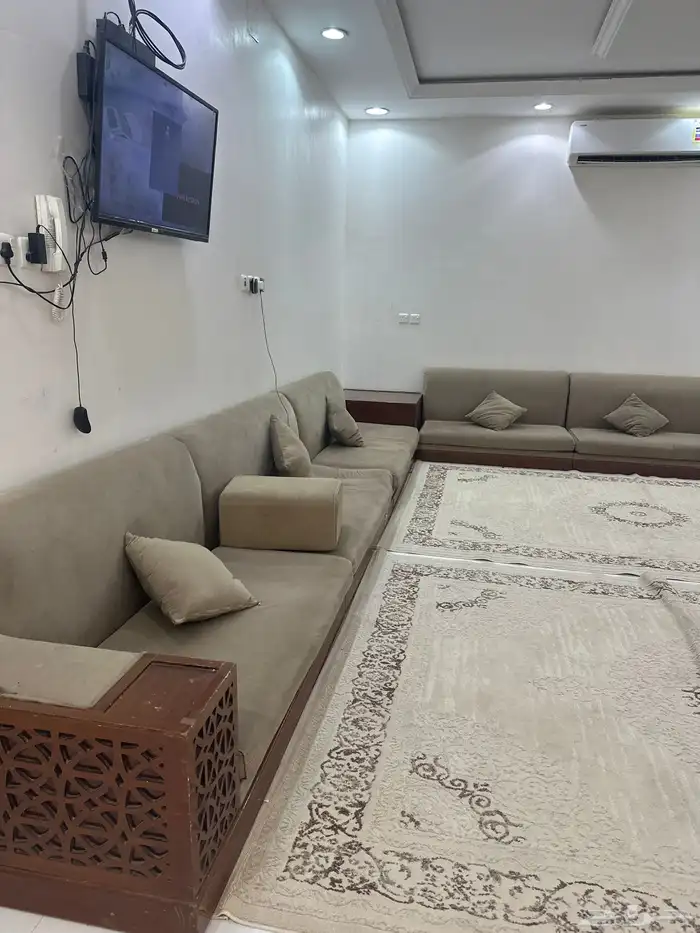 جلسة كامله مع مرايتها مع السجاد 2