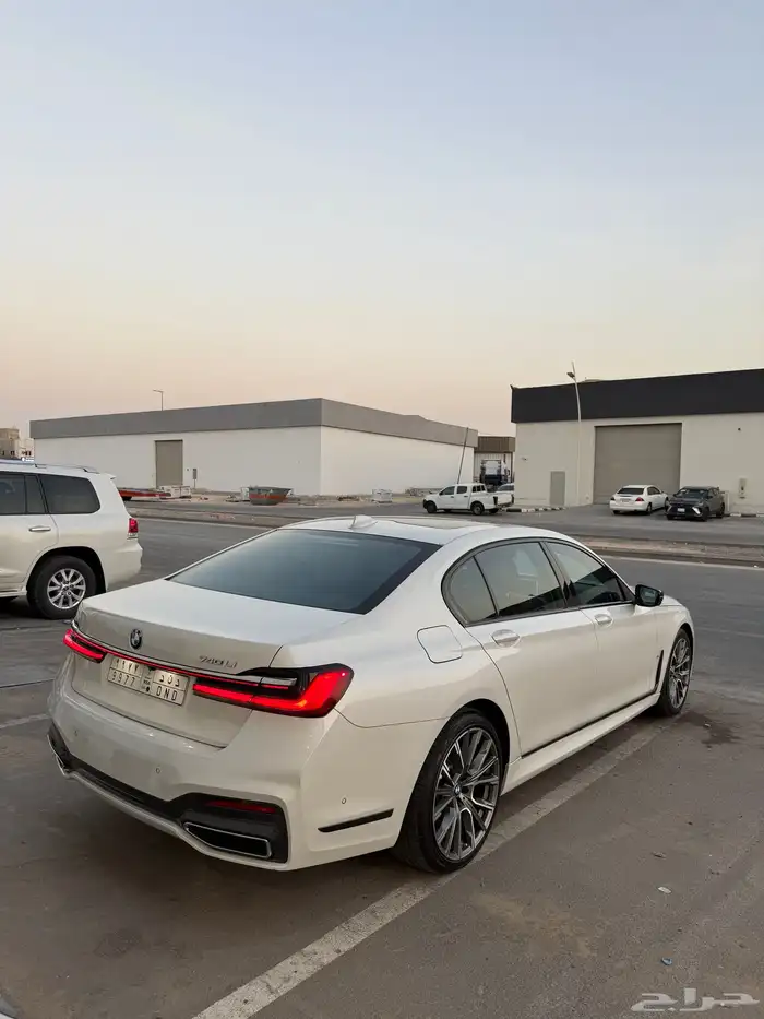 بي ام دبليو 740   2021 11