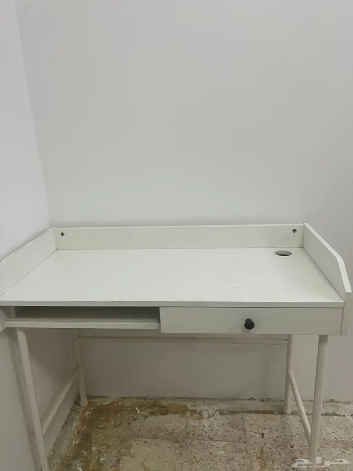قابل لسوم 250جديد مكتب مااستخدم من ايكيا700اخذته 0