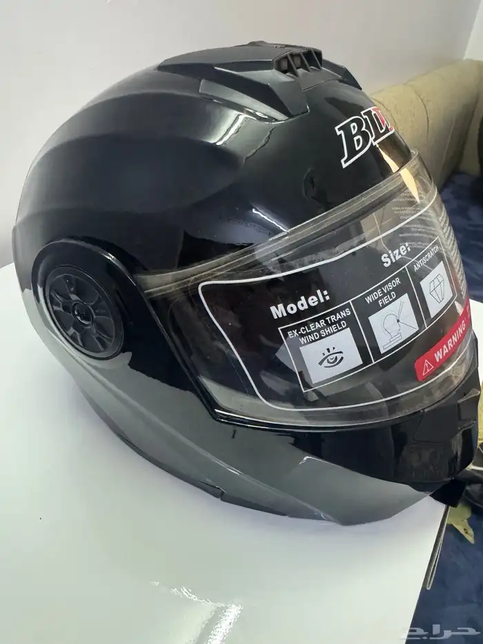 خوذة وقناع وقلفزات جديده لم تستخدم 4