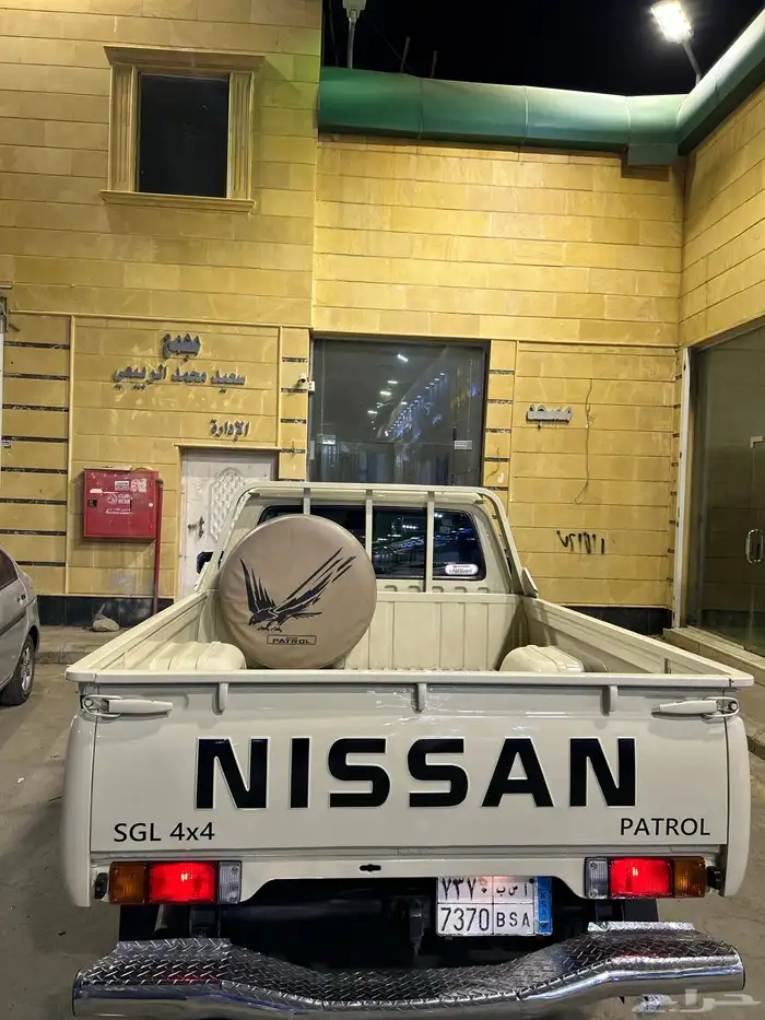 نيسان شاص 2006 نظيف 10
