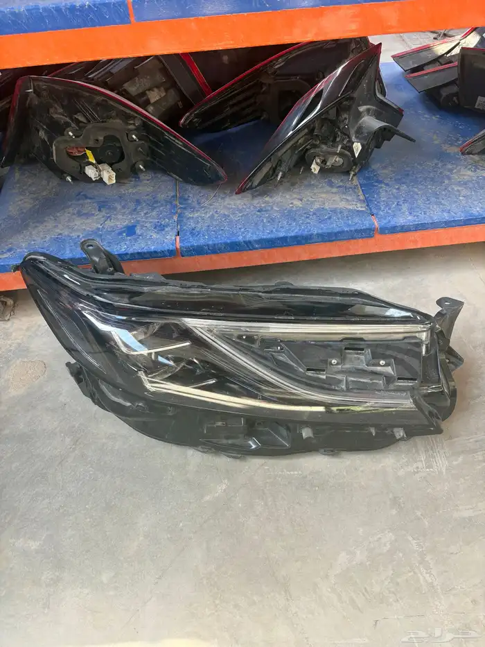 شمعة كامري 2025 يمين اصليه 3