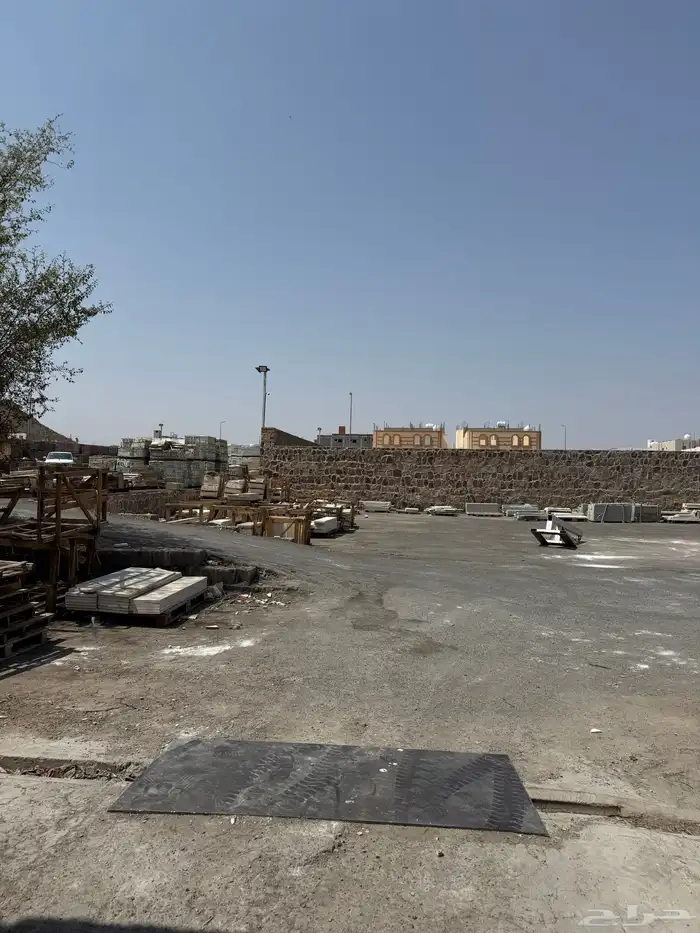 مستودع بمساحة 3815 متر للإيجار 5