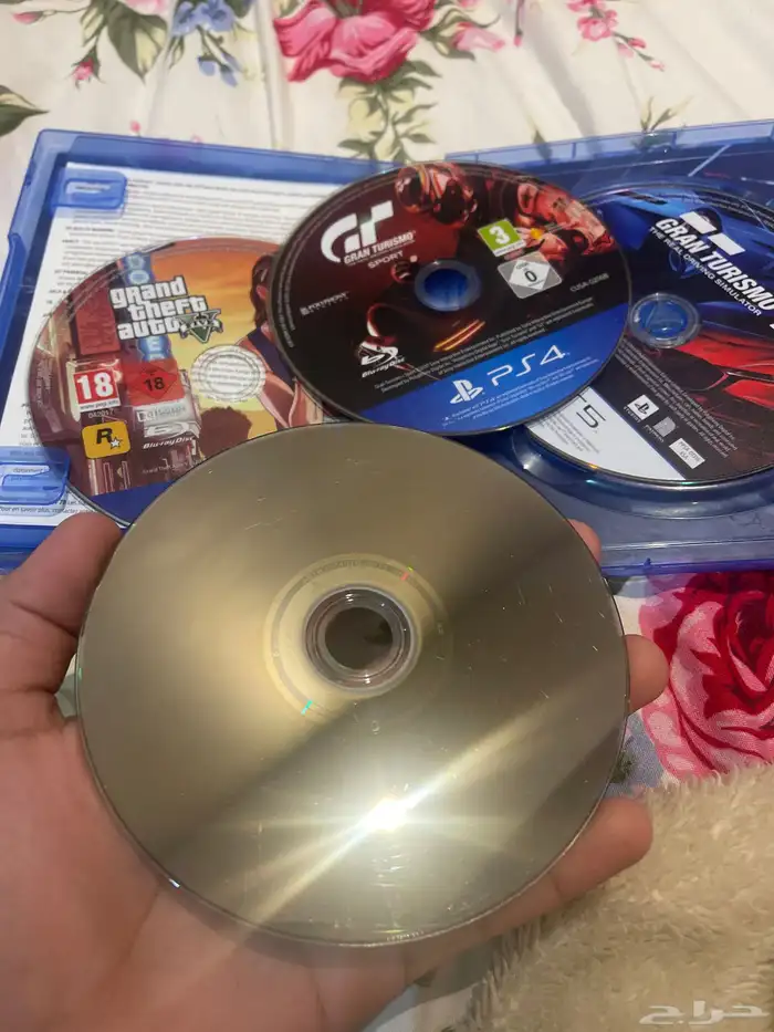 شريط قراند 2و قراند ترزمو 2 وشريط فيفا 24شريط سوني فايف 1