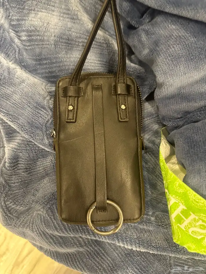 شنطت زارا نضيفه جدا لم تستخدم إلا مرتين فقط 1