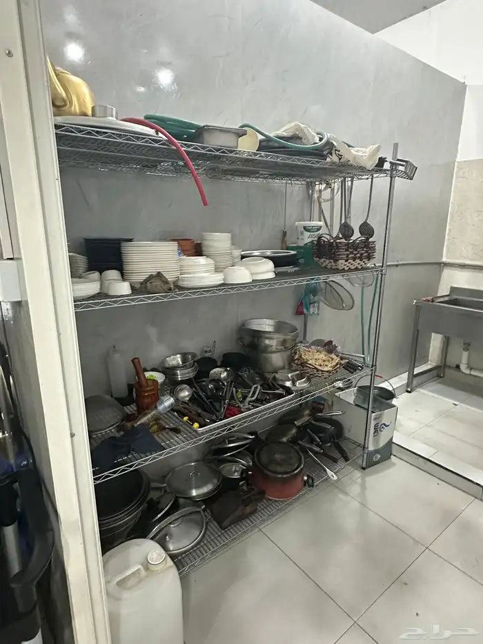 اغراض مطعم بالكامل للبيع استخدام 8 اشهر فقط تقريبآ كل شي جد 19
